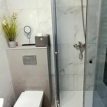 Hola Piotrkowska 37 * Lodz